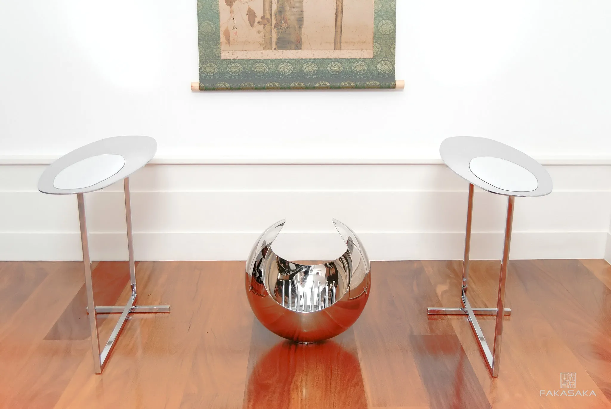 FA24 SIDE TABLE<br><br>MIRROR ON TOP<br>CHROMED